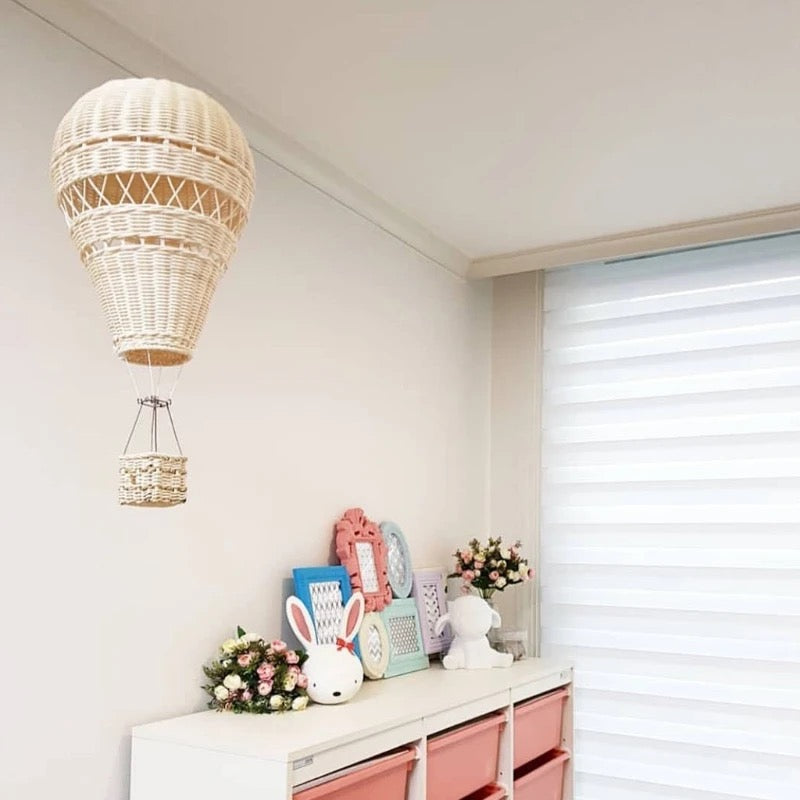 Montgolfière décorative en rotin style bohème pour chambre d’enfant - Flaya