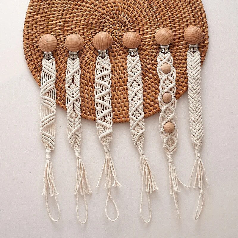 Attache-tétine en macramé style bohème - Melimo