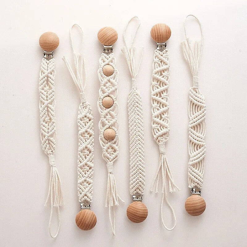 Attache-tétine en macramé style bohème - Melimo